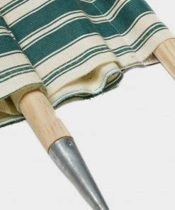 Blue Diamond 7 Pole Green Windbreak