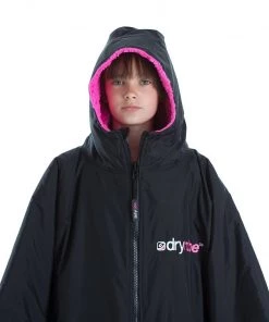 Dryrobe Advance Kids Short Sleeve BLACK PINK OUTDOOR LIVING