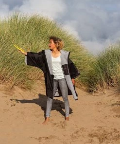 Dryrobe Advance Kids Short Sleeve BLACK PINK OUTDOOR LIVING