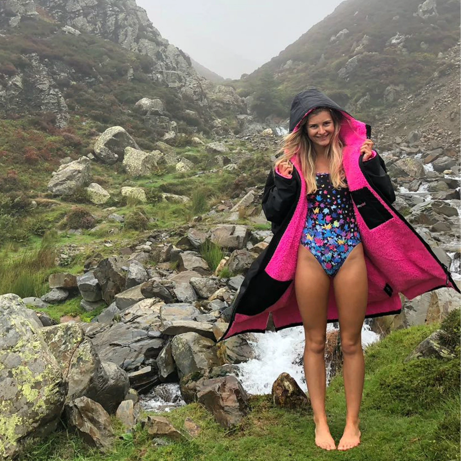 OUTDOOR LIVING Dryrobe Advance Long Sleeve BLACK PINK - RECYCLED