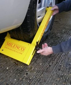 Milenco Compact Wheelclamp CARAVAN & MOTORHOME