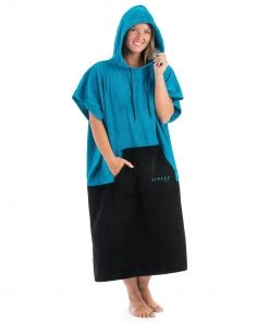 OUTDOOR LIVING Osprey Hooded Changing Towel